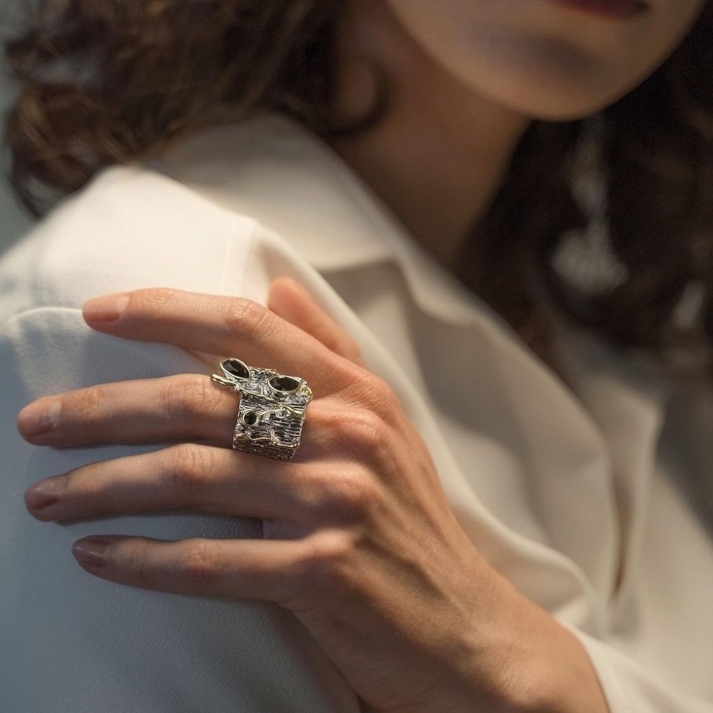 Vintage Style Chunky Statement Ring With Onyx - Picture 2 of 5